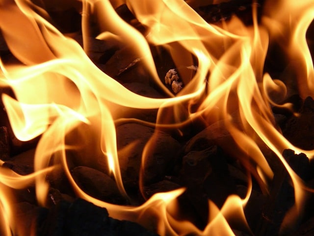 fire-8837_640 Crédit Photo : Hans